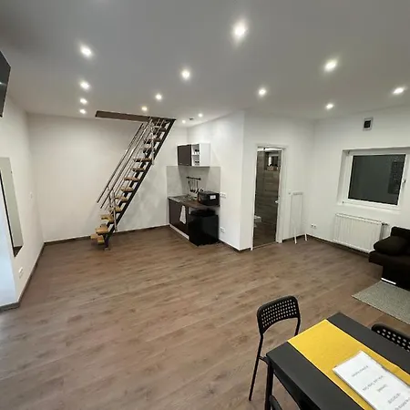 Mellett Balatonfůzfő