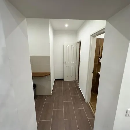 Mellett * Balatonfůzfő