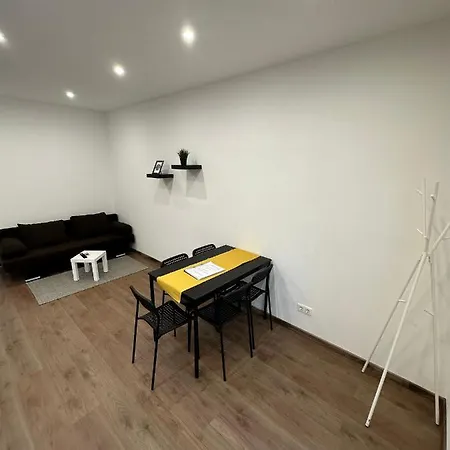 Mellett Apartment *